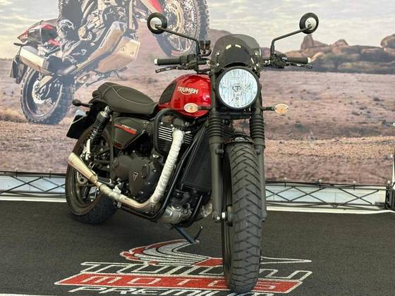 TRIUMPH STREET TWIN TRIUMPH STREET TWIN